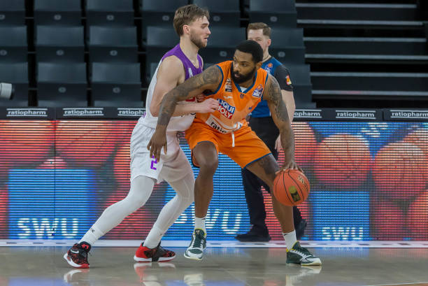 场均贡献 场均贡献